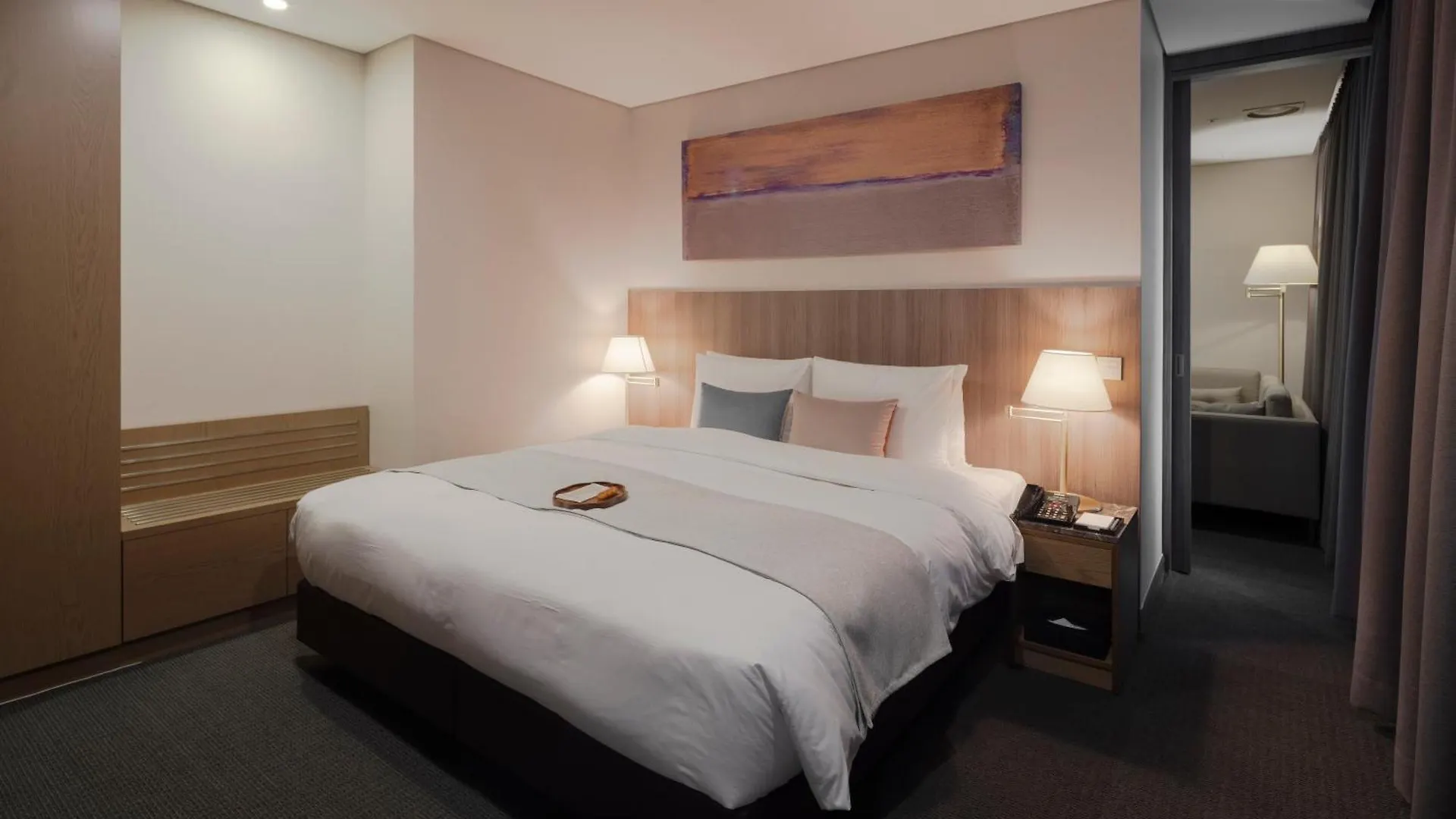 Centermark Hotel Seoul 4*,
